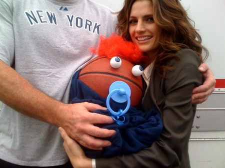 [URL=https://twitter.com/Stana_Katic/status/27790830031]@STANA_KATIC[/URL] Família feliz. O pai do bebê Baskett e eu estamos tentano descobri de quem ele puxou o cabelo laranja.
Palavras chave: TWITTER;2010