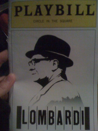 [url=https://twitter.com/Stana_Katic/status/39155160173248512]@Stana_Katic[/url] Meu garoto Dan Lauria arrasou interpretando Vincent Lombardi em "Lombardi" no Circle in The Square! Ame você, Danny!
Palavras chave: TWITTER;2011