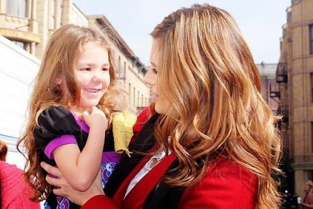 [url=https://twitter.com/Stana_Katic/status/264252857149165568]@Stana_Katic[/url] Meio que me apaixonei por essa pequena e todo seu clã do @goatmilkstuff. Beijo, S
