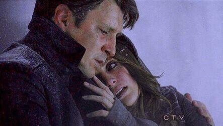 [url=https://twitter.com/Stana_Katic/status/412076732183625728]@Stana_Katic[/url]: Amor, está frio lá fora.
Palavras chave: Twitter;2013;Castle;Countdown;Stanathan