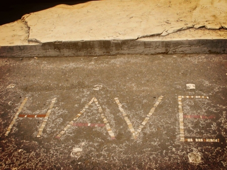 [URL=https://twitter.com/Stana_Katic/status/309234446853341184]@Stana_Katic[/URL] Capacho de boas vindas na antiga Pompéia.
Palavras chave: TWITtER;2010;ITÁLIA;POMPEII