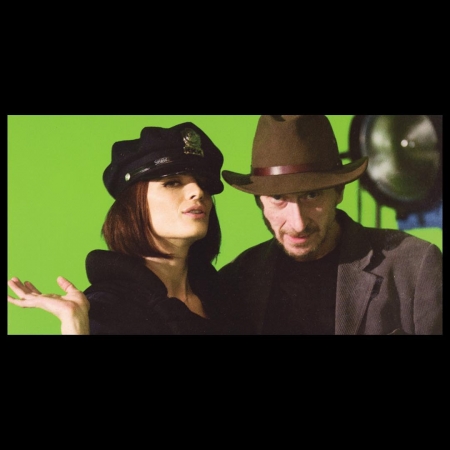 [url=https://instagram.com/p/5YwtG9R4eY/]@drstanakatic[/url]: Relembrando o diretor Frank Miller & eu agitando no set de "The Spirit". Fundo verde para a sensação de viver-em-um-quadrinho do filme. Frank é um escritor fantástico. #ÀFrenteDoSeuTempo

@frankmillerink
