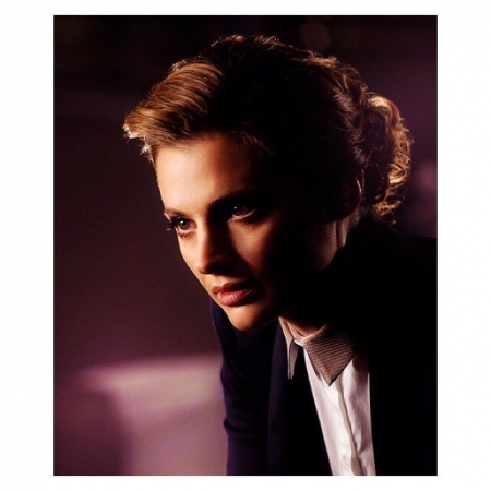 [url=http://instagram.com/p/BTr5DnpAy_C]@drstanakatic[/url]: Muito amor online por essa moça hoje. A todos vocês que se inspiraram em #KateBeckett, obrigada! Vocês motivaram uma sala cheia de roteiristas a desenvolver sua história e personagem - amigável, determinada, feminina, atrevida, fabulosa, com falhas & tudo o mais. #Castle 💚💙🥂
