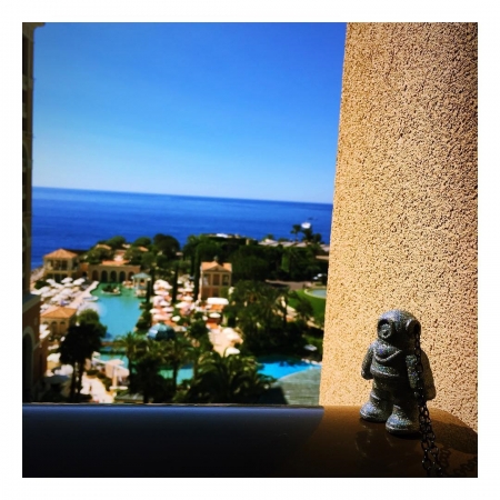 [url=http://instagram.com/p/BVsoVrHBVml]@drstanakatic[/url]: FBF para o #AlyoshaCosmo* tomando Monte Carlo de assalto. #Eu💙HomensDoEspaço 💫🔭🌌 #Cosmonauta #Astronauta

(*"Alyosha sempre foi um mergulhador.
Mas seu sonho verdadeiro era ser um astronauta, que nem seu antepassado Yuri Gagarin. Um sábio lhe disse uma vez: "Alyosha, para virar um astronauta de verdade, primeiro você precisa ver o mundo inteiro!"
"O mundo inteiro?!" - exclamou Alyosha.
"Sim! E só então você poderá se tornar um astronauta de verdade!" - disse o sábio. E então, que nem o Pequeno Príncipe, Alyosha começou sua jornada...
Quando as pessoas comprar um Alyosha, elas o ajudam a realizar seu sonho. Elas o levam pra viajar e tiram fotos dos lugares incríveis aonde vão, capturando momentos únicos e contando histórias incríveis.
Alyosha tem sua própria página no Facebook, Instagram e website, onde todos podem enviar fotos e marcá-lo, compartilhando duas histórias e aventuras com ele.
Você gostaria de fazer pede da jornada de Alyosha para ajudá-lo a tornar-se um astronauta de verdade?")
