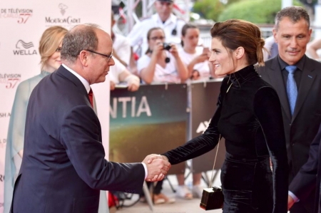 [url=http://facebook.com/stanakaticfanpage/posts/10154561653476674]Stana Katic[/url]

