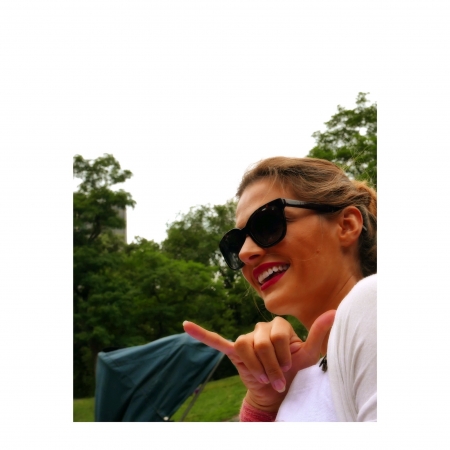 [url=https://twitter.com/Stana_Katic/status/908826713525600256]@Stana_Katic[/url]: Língua de sinais para "SEXTA-FEIRA" 😉

#TenhaUmÓtimoDiaPessoal
