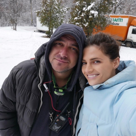 [url=http://facebook.com/stanakaticfanpage/posts/10154808128651674]Stana Katic[/url]: BUM! Levando #Absentia para casa, para a 🎥 equipe incrível por trás de "300," "Os Mercenários" & mais filmes. Bulgária, você é demais! Vejo vocês em 27 de setembro, às 21h no AXN. #AmoNossaEquipe
