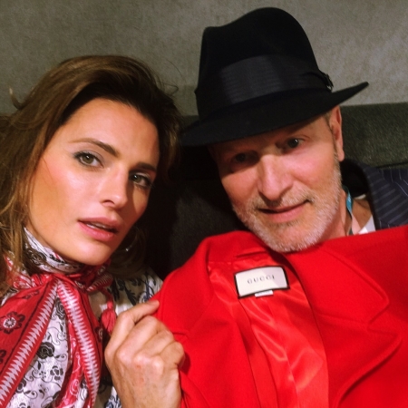 [url=http://instagram.com/p/BduUb0BBp6C]@drstanakatic[/url]: Fazendo compras com esse amor de homem (@redcarpetluke). Nossa capacidade de concentração coletiva nesse dia era de menos de meio segundo, porque todas as coisas que brilhavam & reluziam ganhavam. 💎✨ Luke, amo você demais, seu homem talentoso, lindo e de coração enorme. 💋💚 #PenasBoásELantejoulasBrilhantesFazemMeuCoraçãoBaterBumBumBum

