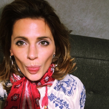 [url=http://instagram.com/p/BduUb0BBp6C]@drstanakatic[/url]: Fazendo compras com esse amor de homem (@redcarpetluke). Nossa capacidade de concentração coletiva nesse dia era de menos de meio segundo, porque todas as coisas que brilhavam & reluziam ganhavam. 💎✨ Luke, amo você demais, seu homem talentoso, lindo e de coração enorme. 💋💚 #PenasBoásELantejoulasBrilhantesFazemMeuCoraçãoBaterBumBumBum
