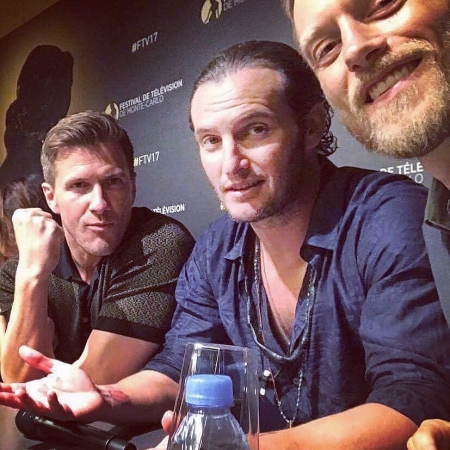 [url=http://instagram.com/p/Bd0XbBohSp3]@drstanakatic[/url]: #ÉAssimQueAGenteFaz!! Meu Deus... #Absentia está chegando à América do Norte. 21 de janeiro, às 21h no @showcasedotca no Canadá 🇨🇦. 2 de fevereiro (todos os episódios) na #Amazon @primevideo nos EUA. Tragam a família, tragam um amigo, tragam um iniamigo, e traga seus olhos. 👁👁👁👁👁  #AnsiosaParaOuvirSuasTeorias 🕵🏻🕵🏾‍♀️🔍
PS: Adorando as artes, #FamíliaAbsentia! Continuem mandando. 💋
