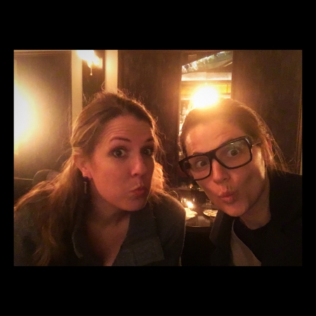 [url=http://twitter.com/Stana_Katic/status/971982273640714245]@Stana_Katic[/url] | [url=http://instagram.com/p/BgFzWKGBFic]@drstanakatic[/url]: Mandando um grande salve no #DiaInternacionalDaMulher a todas as moças que estão arrasando enquanto comandam seu próprio negócio! Uma saudação às Sarah, dona de um dos bares mais legais de Los Angeles: #Westbound. E obrigada à equipe do @westbounddtla por me apresentar ao #MaryPickford 🍹, claramente ele me iluminou. 🔥😜
