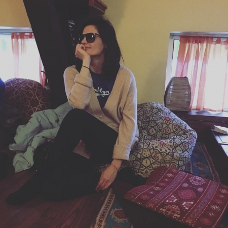 [url=http://instagram.com/p/BhS9DMFhql8]@drstanakatic[/url]: #Relaxando #bastidor: Relembrando um encontro em família durante uma pausa nas filmagens de #Absentia. De boas em uma casa de chá búlgara maneira. ✌🏽 📸 tirada pela minha prima
