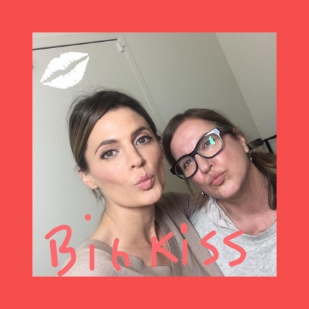 [url=http://instagram.com/p/BjP6V8fh87q]@drstanakatic[/url]: #BomFinalDeSemana!! 🎊 Mandando a todos vocês um beijão com essa querida. @lizbeth4beauty 🎊
