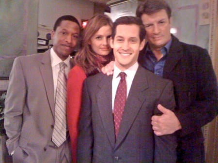 [url=https://twitter.com/RayStoney/status/401407161810440192]@RayStoney[/url]: Assistam a @Castle_ABC na #TNT hoje às 17h! Estarei com essas pessoas @NathanFillion @Stana_Katic
Palavras chave: Castle;3ª temporada;season 3;Law & Murder;Twitter;2011