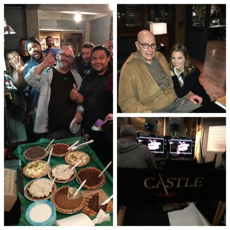 [url=https://twitter.com/ThePieHoleLA/status/672887038283124736]@ThePieHoleLA[/url]: Nossa! Que dia no set de @Castle_ABC com a maravlhosamente talentosa @Stana_Katic recepcionando & a equipe curtindo a torta!
