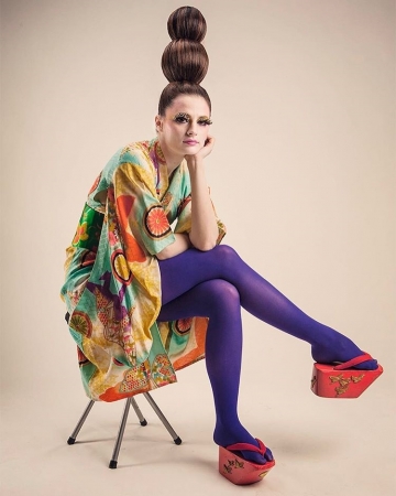[url=https://instagram.com/p/BTsdXCqDrtF]@bazille1[/url]: Foto antiga da @drstanakatic que encontrei enquanto arquivava. Sessão de fotos divertida com uma atriz muito talentosa. Tema gueixa contemporânea. Cabelo e maquiagem por Yuko Coach. #sessãodefotos @profotousa #canon @canonusa #cor #quimono
