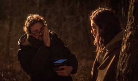 [url=http://twitter.com/AbsentiaSeries/status/865367484676820992]@absentiaseries[/url]: Feliz aniversário ao nosso incrível diretor e produtor executivo, Oded Ruskin! Aqui está ele dirigindo a @Stana_Katic na Bulgária. #Absentia 🎂👁🎂
