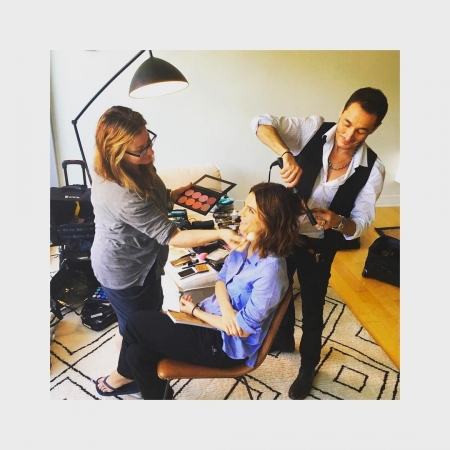 [url=http://instagram.com/p/BUauvAwghNS]@lizbeth4beauty[/url]: Dando risadas embelezando a flor que é a @drstanakatic para screenings e etc de @absentiaseries.
#MaquiagemPorLizbethW #Cabelo por @robertsteinken1. #Absentia #bastidores
