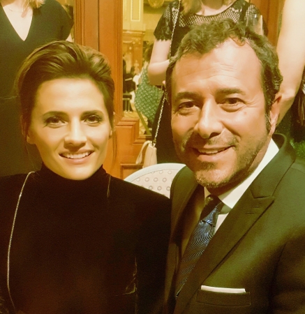 [url=https://twitter.com/bernard_montiel/status/879988026709028865]@bernard_montiel[/url]: Vocês amam a bela @Stana_Katic. Aqui está outra foto da atriz e produtora de @AbsentiaSeries, em breve nas suas TVs. @festivaltvmc 👍
