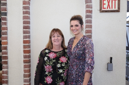 [url=https//twiter.com/jennycooney/status/960348819719299073]@jennycooney[/url]: Foi adorável encontrar com a #StanaKatic para falar de seu papel arrasador em #Absentia, agora na @amazonprimenow. Uma pessoa com muita classe que se recusou a falar qualquer coisa negativa sobre como ela foi removida de @Castle_ABC & falou de gratidão pelos fãs, que tenho certeza que concordam com isso!
