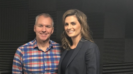 [url=https//twiter.com/peterbowes/status/966129279632261120]@peterbowes[/url]: Me preparando para ir ao ar. @Stana_Katic está ao vivo comigo, em Hollywood, para falar de @AbsentiaSeries e muito mais. Muitas perguntas! No ar em breve, na @bbc5live. Você podem "ouvir ao vivo" aqui: here: http://BBC.co.uk/5Live 
