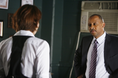 Palavras chave: CASTLE;FLOWERS FOR YOUR GRAVE,FLORES PARA O SEU TÚMULO;S01E01;PILOTO;PILOTE;KATE BECKETT;Roy Montgomery;Captain Montgomery