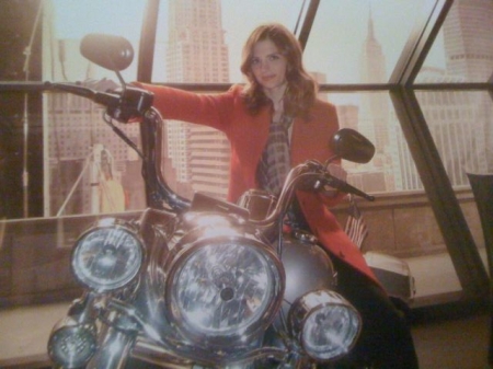 [url=https://twitter.com/Stana_Katic/status/22797735434395648]@Stana_Katic[/url] Becket bancando a motoqueira no set por um quente segundo. ;) X Stana
Palavras chave: Twitter;2011;Castle;bastidores;3ª temporada