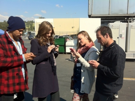 [URL=https://twitter.com/Stana_Katic/status/40359988937502720]@STANA_KATIC[/URL] Socializando no set hoje. :D
Palavras chave: TWITTER;2011;Castle;bastidores