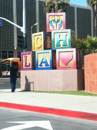 [URL=https://twitter.com/Stana_Katic/status/71355641326866432]@STANA_KATIC[/URL] Acabei de sair do CHILDREN'S HOSPITAL LOS ANGELES. É lindo, gente. médicos, enfermeiros, equipe e pacientes. Obrigada, CHLA.
Palavras chave: CHLA;CHILDREN&#039;S HOSPITAL LA;2011;TWITTER