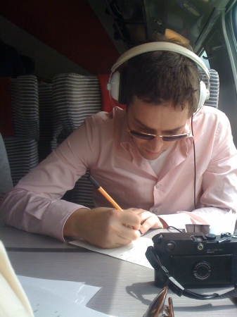 [URL=https://twitter.com/Stana_Katic/status/111341435256713216]@STANA_KATIC[/URL] "@SUZOC: @STANA_KATIC Que foto você tirou naquela fotografia?" @MARKPOLISH, como Yves, escrevendo sua carta para Sofia.
Palavras chave: FLO;FOR LOVERS ONLY;BASTIDORES;TWITTER;2010;Mark Polish