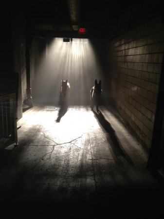[url=https://twitter.com/Stana_Katic/status/175131841970442240]@Stana_Katic[/url] uma dos arquivos: ponto de vista meu e do @Jon_Huertas antes da cena de perseguição no episódio do cachorro. Beijo, s
Palavras chave: Castle;An Embarrassment of Bitches;bastidores;bts;2011;Twitter;2012;4ª temporada
