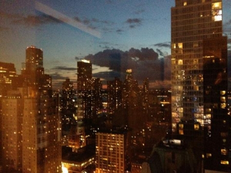 [url=https://twitter.com/Stana_Katic/status/210936713030283264]@Stana_Katic[/url] Obrigada pela vista, NYC. Beijo,S
Palavras chave: Nova York;NYC