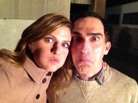 [url=https://twitter.com/Stana_Katic/status/256621394316627968]@Stana_Katic[/url] Parada na esquina com esse cara, tentando ganhar um dinheiro. Alguém o reconhece?
Palavras chave: Patrick Fischler;Twitter;2012;CASTLE;BASTIDORES;AFTER HOURS;5.05;5X05;S05E05;5ª temporada