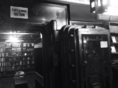 [url=https://twitter.com/Stana_Katic/status/432736933052039169]@Stana_Katic[/url]: The Last Book Store, LA. Ótima fuga.
Palavras chave: Twitter;2014