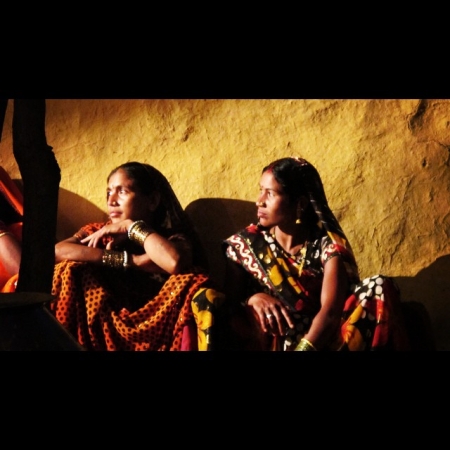 [url=http://instagram.com/p/xLdb6cx4TK]@drstanakatic[/url]: Um casamento na Índia pode durar dias. Eu vi essas duas na casa da noiva. A cerimônia na casa da noiva é bem melancólica. Mas a festa da noiva compensa isso nos dias seguintes. Esse dia era mais sério porque a noiva estava deixando seu lar de infância e sua família.

#Índia
#Viagem
