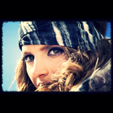 [url=http://instagram.com/p/xhxcK5R4Sg/]@drstanakatic[/url]: De uma sessão com #AlisonDyer
A revista nunca as usou, mas sempre gostei dessas fotos. Foi no final da sessão e todos puderam se soltar.
