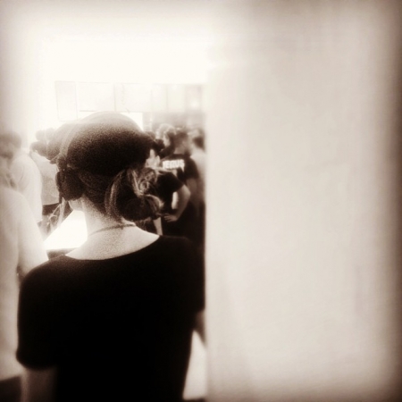[url=https://instagram.com/p/zg77pJR4VH/]@drstanakatic[/url]: Aventuras noturnas: Uma festa para ouvir uma exposição de arte.
