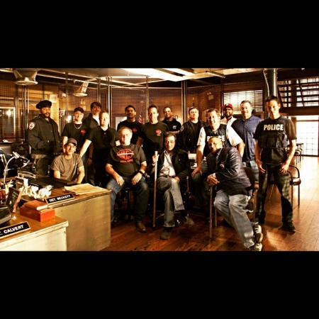 [url=https://instagram.com/p/03gXPzx4dP/]@drstanakatic[/url]: Bastidores de #Castle 6: os eletricistas, os Soldados da Luz.

Há diversos pedaços no quebra-cabeça da criação de filmes e sem os nossos eletricistas, estaríamos todos apenas dançando no escuro.
Obrigada, cavalheiros. Passamos por altos e baixos da vida juntos. Amo vocês.

#Local728
