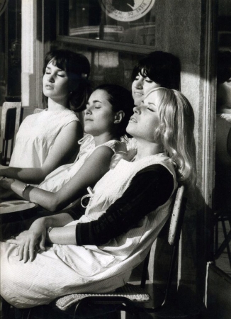 [url=https://twitter.com/Stana_Katic/status/623199849614192640]@Stana_Katic[/url]: Uma segunda-feira tipo #SisterCities.

@jess_weixler @RealMichelleT @SleepintheGardn 
