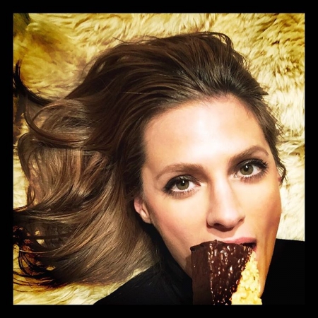 [url=https://instagram.com/p/BBVSdoRx4eq]@drstanakatic[/url]: ... Então o comi. RAWR.
