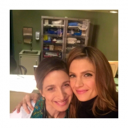 [url=https://twitter.com/Stana_Katic/status/699357304211185665]@Stana_Katic[/url]: Olhem! 👀 

Outro episódio de #Castle vai ao ar esta noite.  ✈️ 

