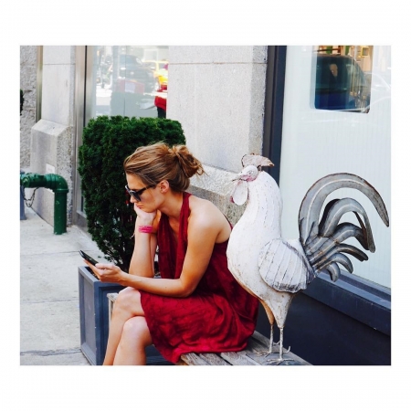 [url=http://instagram.com/p/BH1U5MzADf_]@drstanakatic[/url]: Galuda*.

#NYC

(*No original, "cocky", que significa "convencida," mas que na real é um trocadilho com "cock," que significa "galo".)
