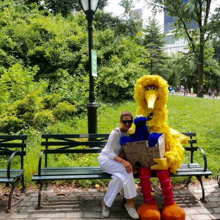 [url=http://twitter.com/Stana_Katic/status/758890984662966273]@Stana_Katic[/url]: Relembrando quando conheci herois no Central Park. 🍪😂💋🤓✌🏽️🍪
