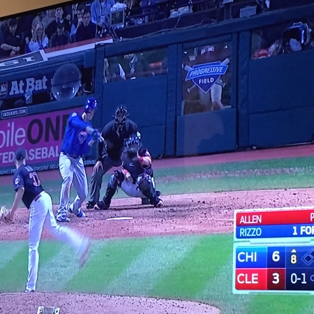 [url=http://twitter.com/Stana_Katic/status/794009451825008640]@Stana_Katic[/url]: ⚾️ Uma noite comum de quarta-feira. ⚾️
