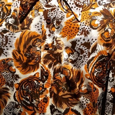 [url=http://instagram.com/p/BMwpc_LA6Kj]@drstanakatic[/url]: Elvis esteve aqui.

#ROAR

Camisa do Elvis. #MuseuDoGrammyLA 🎙🎶🎷🎸
