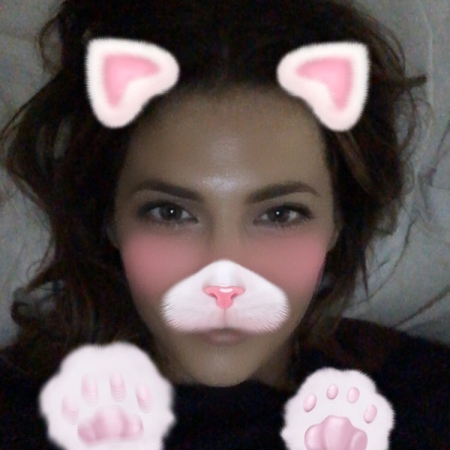 [url=http://instagram.com/p/BUZw-sAgEE5]@drstanakatic[/url]: Mi-uau! Pronta para o segundo dia! #RujaQueridaRuja #Animada
