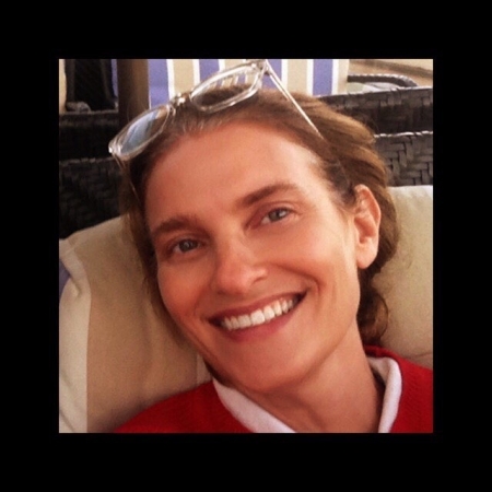 [url=http://twitter.com/Stana_Katic/status/1032343914102050823]@Stana_Katic[/url] | [url=http://instagram.com/p/Bmyhzf-BdBR]@drstanakatic[/url]: #QDQ: #JulieGlucksman... Essa mulher poderosa é uma das mentes criativas por trás de #Absentia. É muito inspirador trabalhar com uma produtora executiva que eleva o nível tanto quanto ela, profissional & pessoalmente. 🙏🏽 #GenteQueAdmiro
