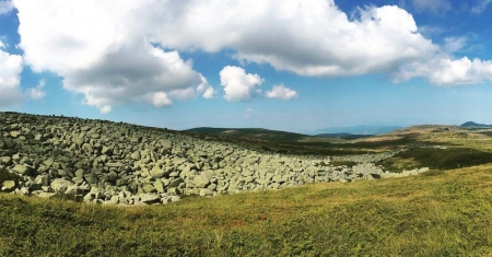 [url=http://instagram.com/p/BnUTkzlh8-U]@drstanakatic[/url]: Fazendo trilha em rios de pedra (muito maiores de perto). #BulgáriaDoMeuJeito #trilha #Vitosha #Bulgária #Bálcãs
