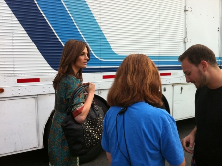 [URL=https://twitter.com/seamusdever/statuses/25836728256]@seamusdever[/URL] Stana a caminho do set.
Palavras chave: TWITTER;2010