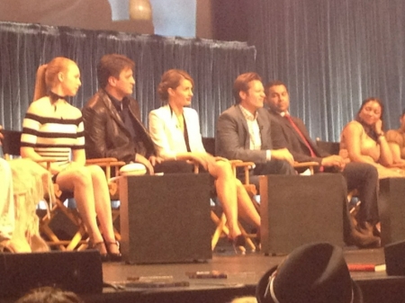 [url=https://twitter.com/lzakshorn/status/178342876684619776]@lzakshorn[/url] Painel de "Castle" no @paleyfestival
Palavras chave: TWITTER;2012;PALEYFEST;PALEY FEST;Castle